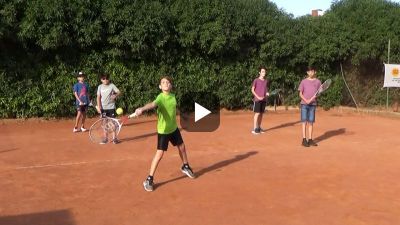 Clases grupales de tenis para chicos - Academia de Tenis Alejandro Dillet