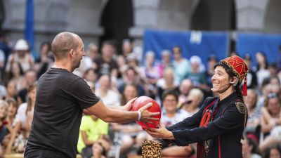 Hazmereir: un clásico de 14 años consecutivos en la Plaza del Agua